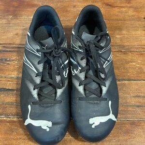 Puma Black and White Soccer Cleats youth 6